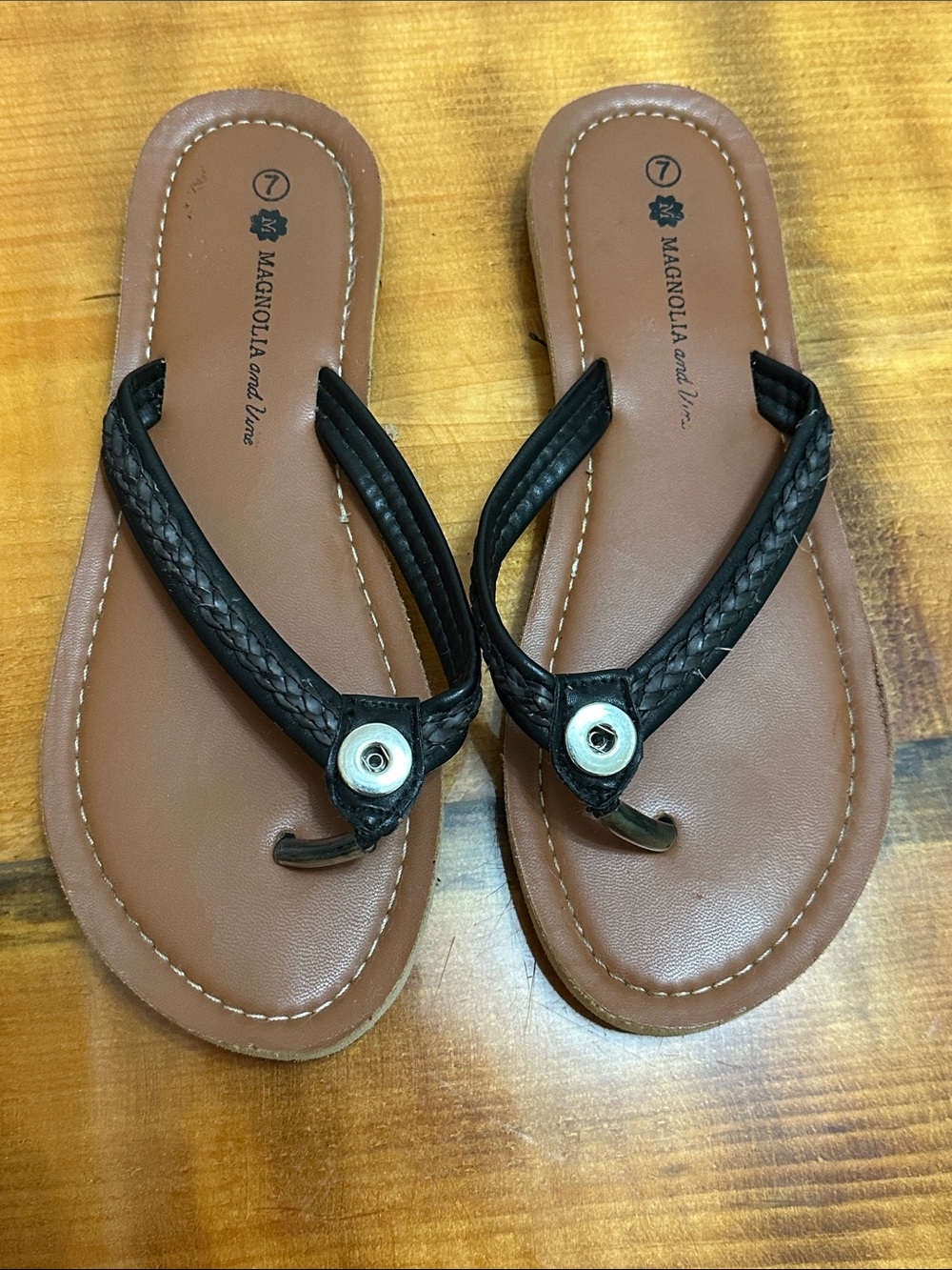 Magnolia and Vine Women's Black Braided Thong Sandals